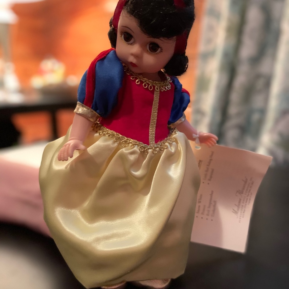Madame Alexander Snow White- no box